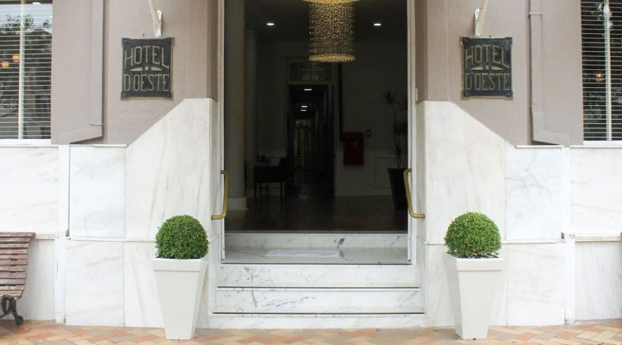 Mova Hotel D'Oeste - Localizado Em Frente A Praca Principal Da Cidade, Na Area Central - Pe Na Praca โปโซส เด คาลดัส ภายนอก รูปภาพ